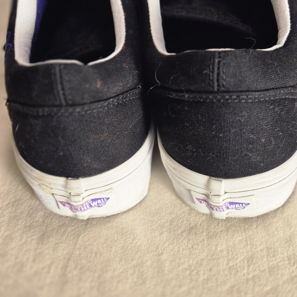 Vans Black Sneakers with Colorful Floral Embroidery - Picture 5 of 11